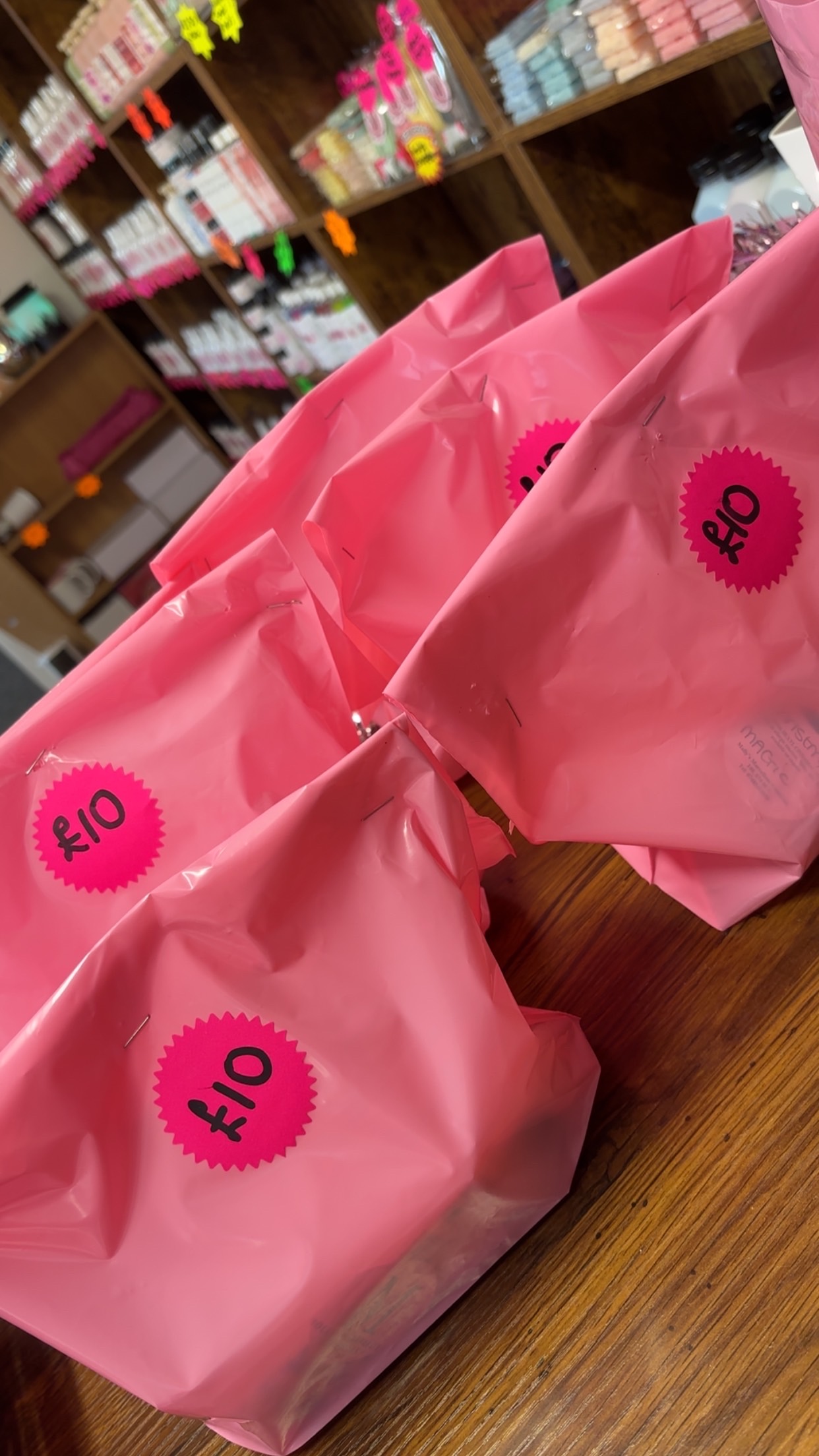 CjMKL1NuYXBjaGF0LzEzLjY3LjEuMCAoaVBob25lMTUsNTsgaU9TIDE4LjU7IGd6aXApIAI=