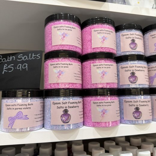 Dewberry foaming bath salts