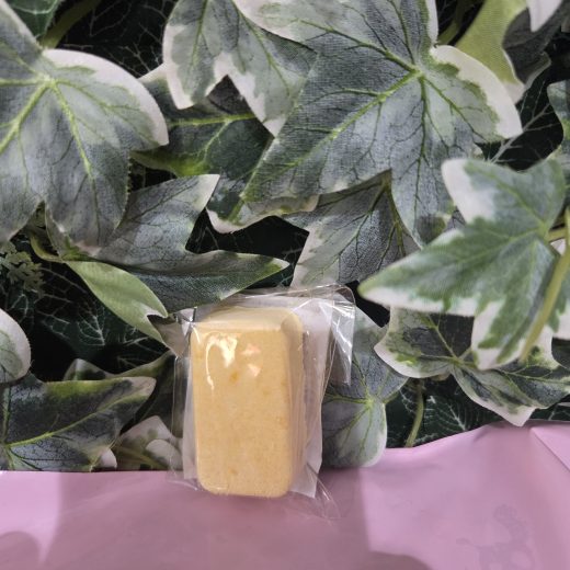 Shower steamer in Lemon Pie