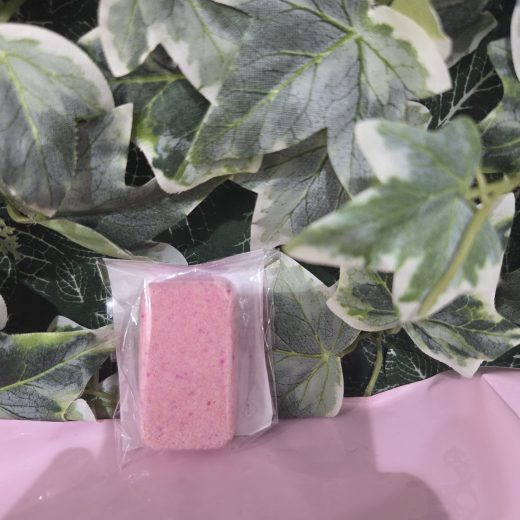 Shower steamer in Lost Cherry